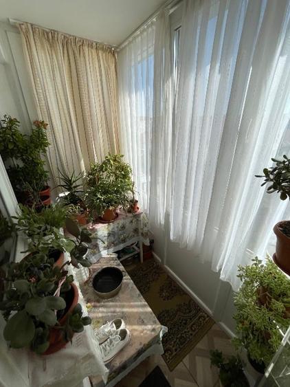 Apartament cu 3 camere, mobilat în Girocului