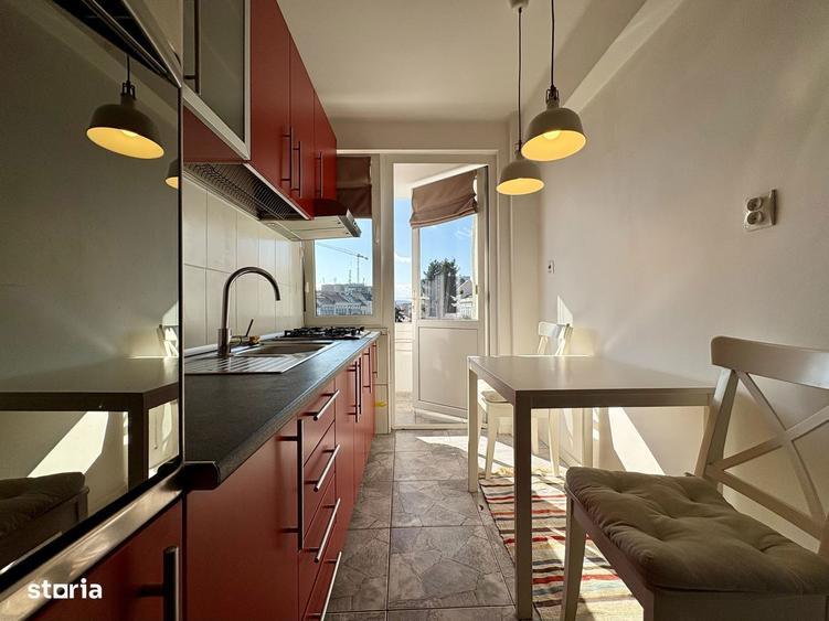 Apartament cu 2 camere semidecomandat, mobilat în Central