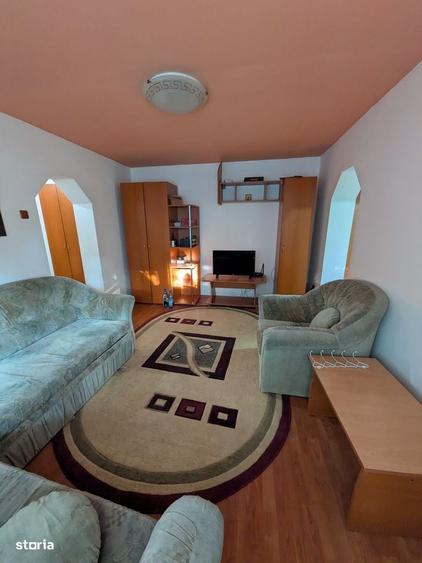 Apartament cu 2 camere semidecomandat în Calea București