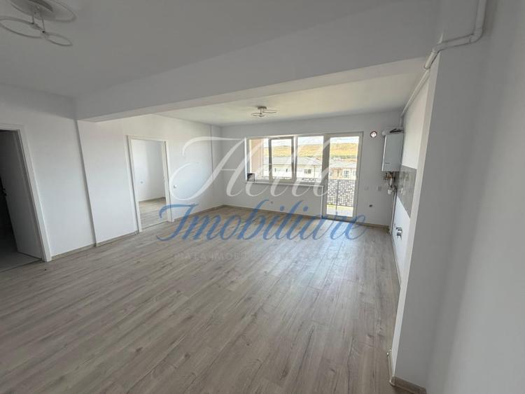 Apartament cu 2 camere semidecomandat în Florești