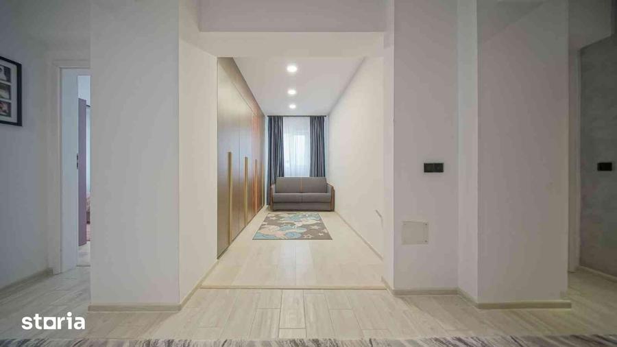 Apartament cu 4 camere în Tractorul