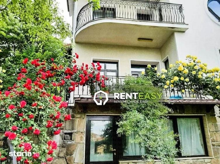 Apartament cu trei camere situat in zona Copou la vila - 2
