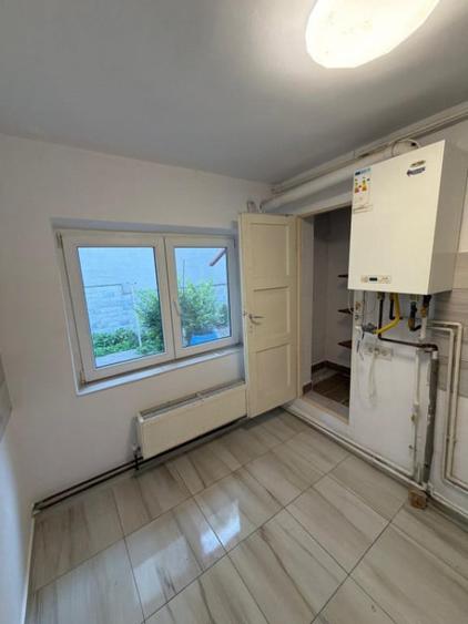 Casă cu 3 camere cu Teren 300 Mp în Delfinariu