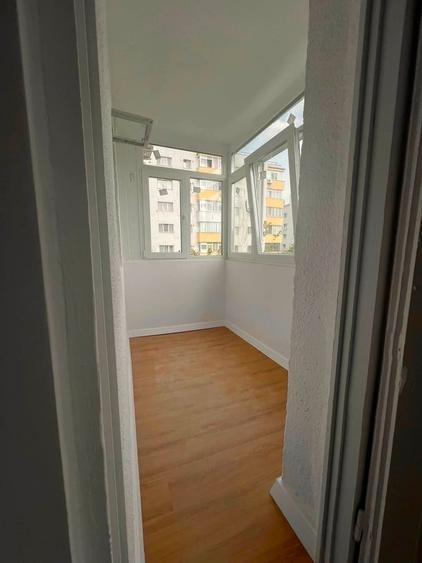 Dristor Apartament 3 camere 70 mp 2 bai La 8 minute de metrou - 9