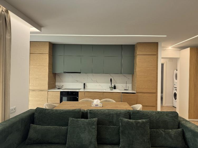 Apartament cu 2 camere semidecomandat, mobilat în Central
