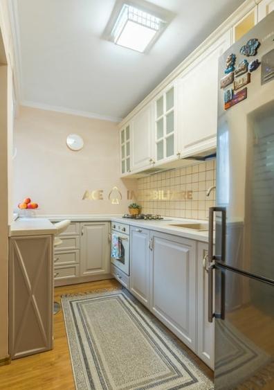 Apartament cu 3 camere decomandat, mobilat în Universitate