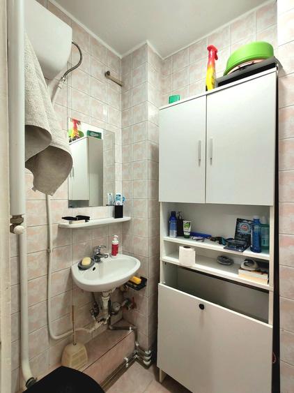 Apartament cu 3 camere semidecomandat în Olimpia-Stadion