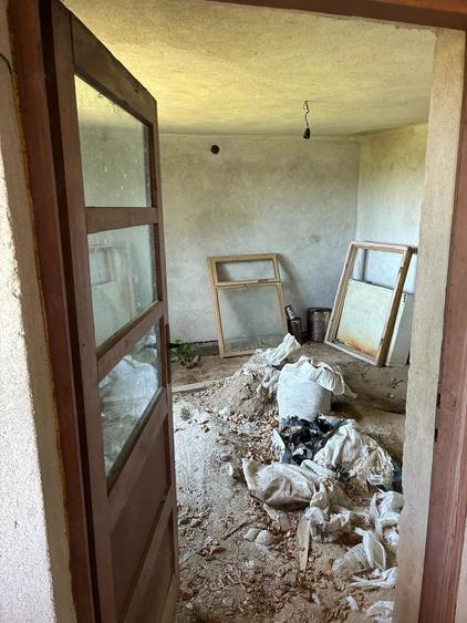 Casă cu 5 camere cu Teren 1255 Mp în Exterior Vest