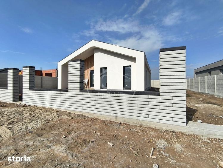 Casă cu 4 camere decomandat cu Teren 500 Mp în Sântandrei
