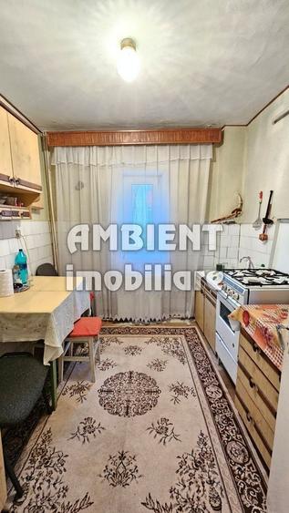 Apartament cu 3 camere semidecomandat în Nord