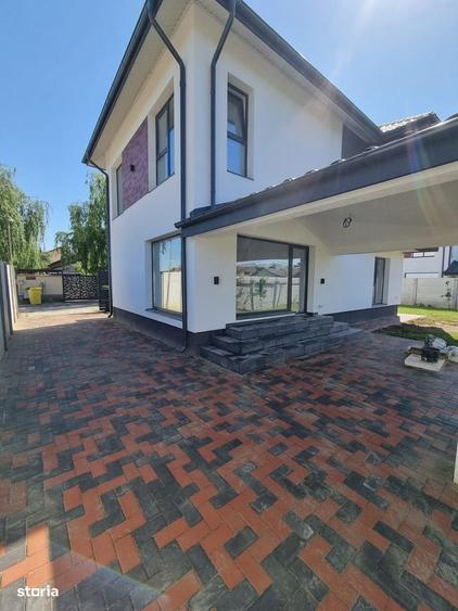 Casă cu 4 camere în Domnești