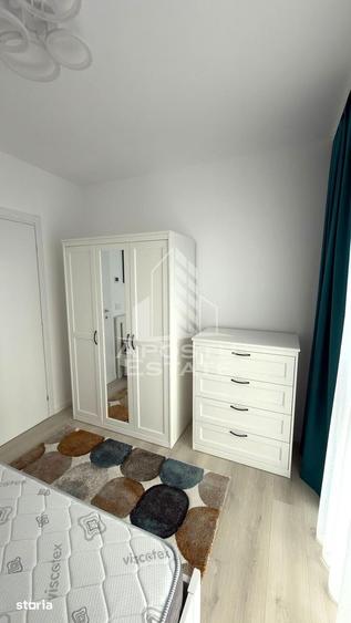 Apartament cu 3 camere semidecomandat, mobilat în Lipovei