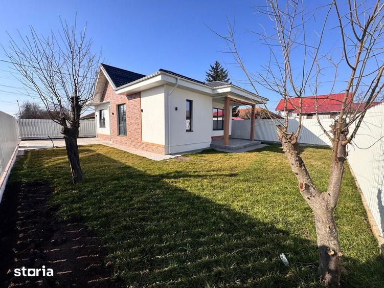 Casă cu 4 camere cu Teren 350 Mp în Crevedia