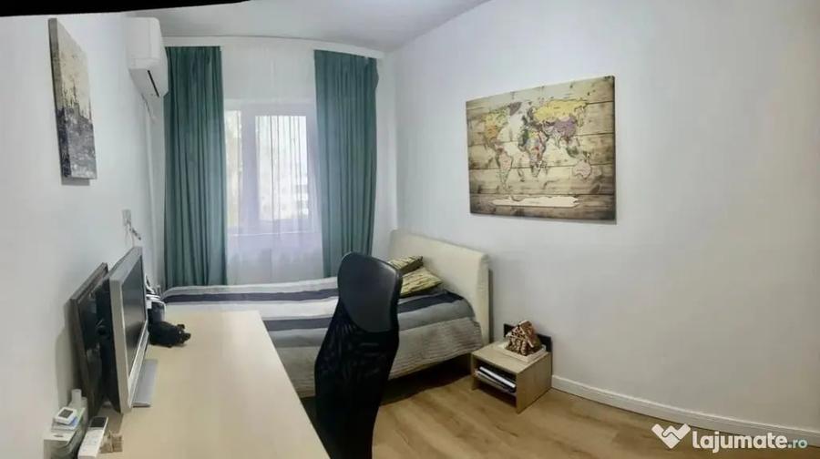 Apartament cu 3 camere semidecomandat în City Park Mall