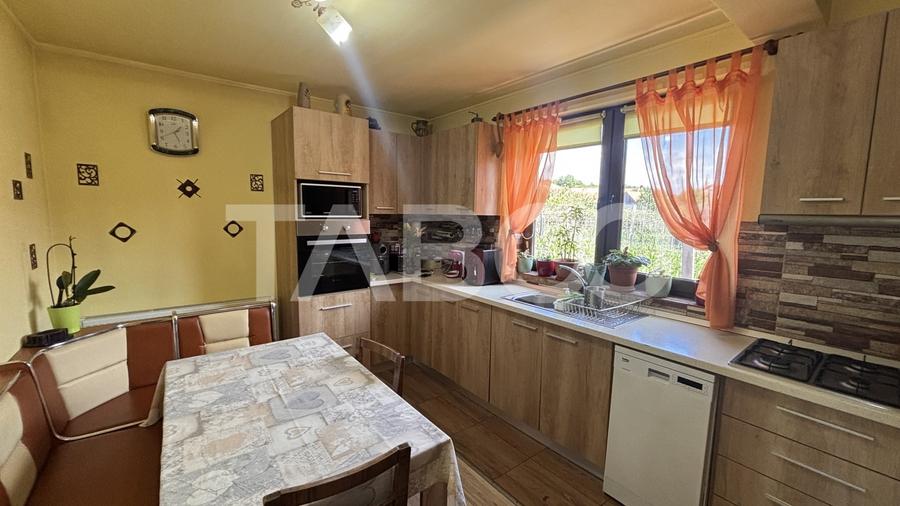 Duplex cu 3 camere cu Canalizare în Șura Mare
