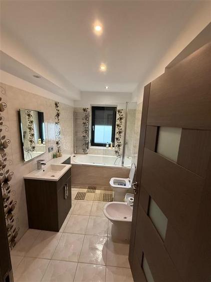 Casă individuală cu 5 camere cu Piscina în Lunca Cetățuii