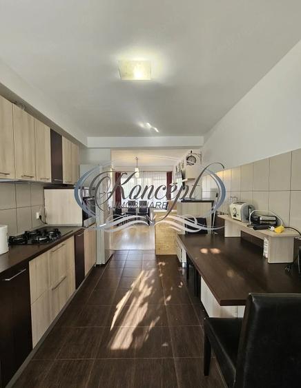 Casă cu 5 camere cu Teren 157 Mp în Florești