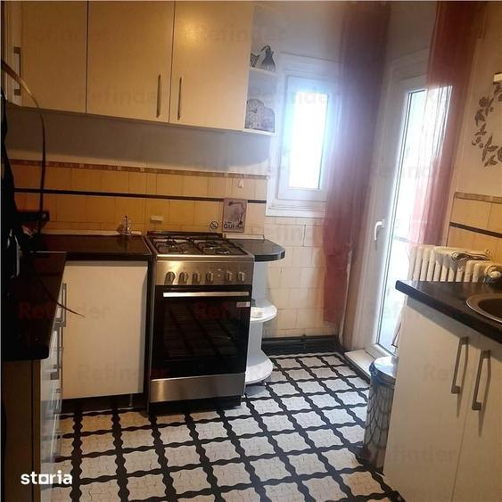 Apartament cu 4 camere decomandat, mobilat în Iancului