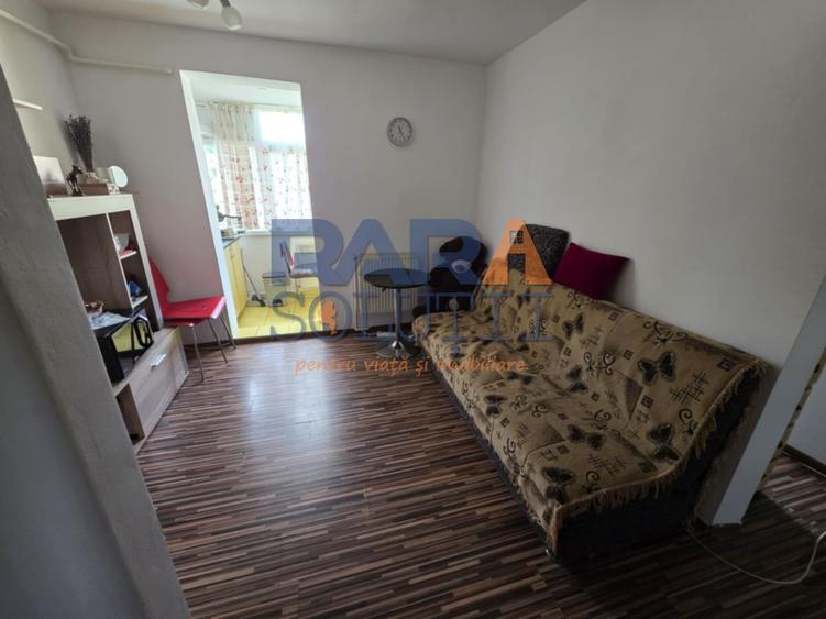 Apartament cu 2 camere decomandat, mobilat în Central