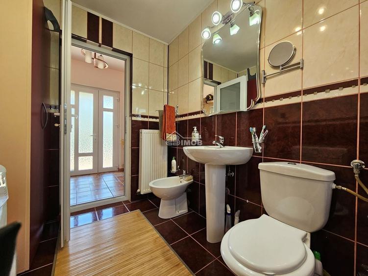 Casă cu 4 camere cu Teren 820 Mp în Dealu Mare