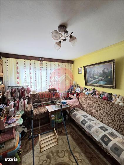Apartament cu 3 camere decomandat în Est