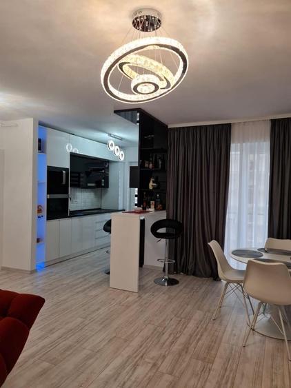 Apartament cu 3 camere decomandat în UTA