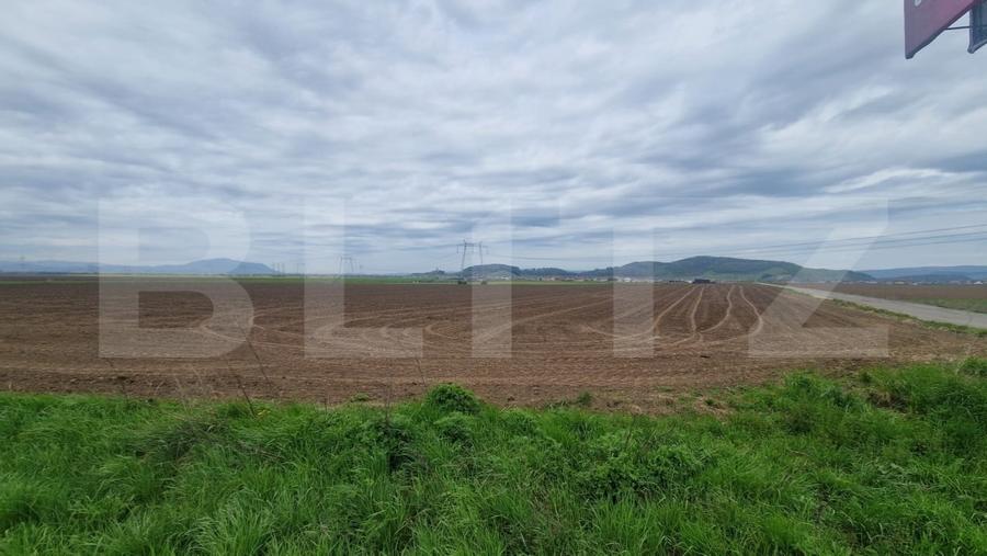 Teren agricol extravilan de 18300 mp, în Hărman