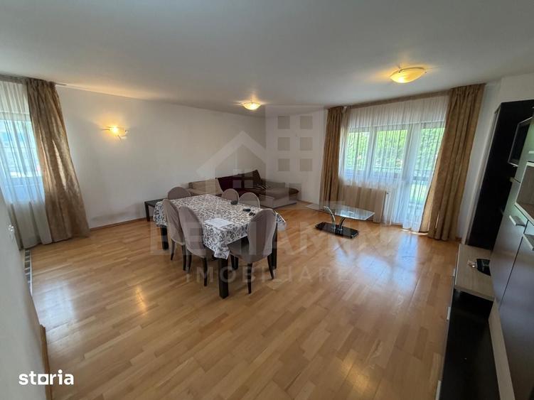 Apartament cu 3 camere decomandat în Astra