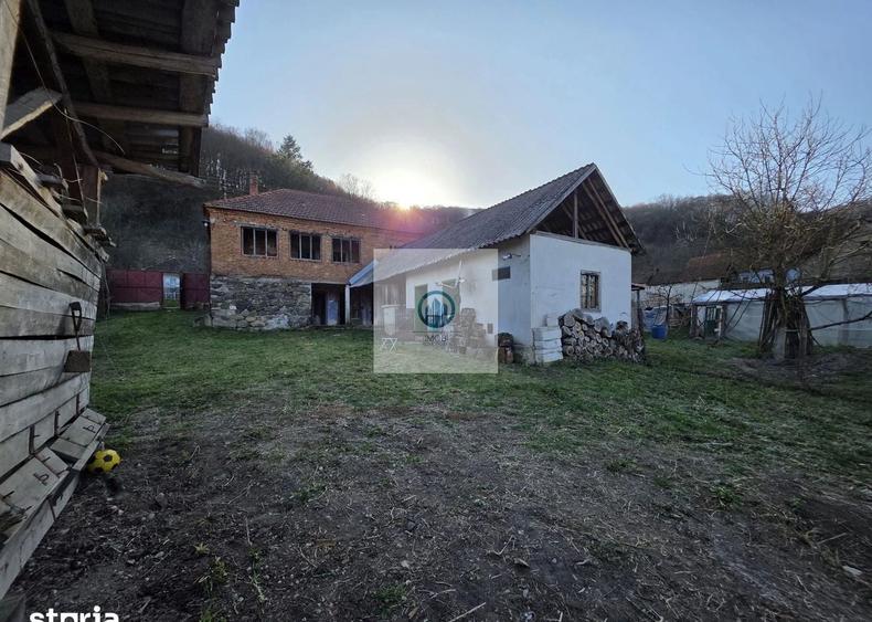 Casă individuală cu 2 camere cu Canalizare în Burjuc