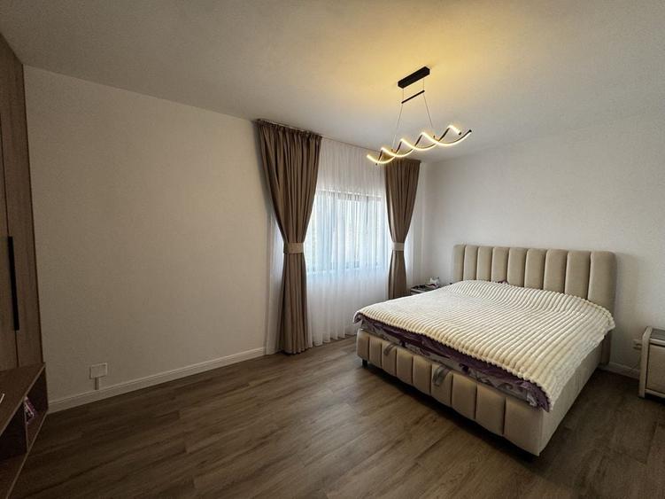 Casă cu 3 camere în Dâmbu
