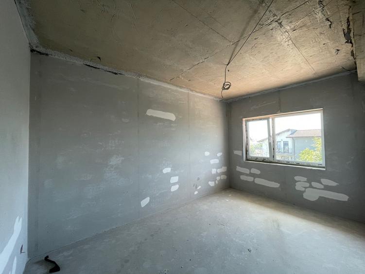 Duplex cu 4 camere cu Canalizare în Dumbrăvița