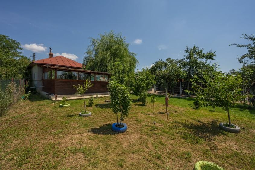 RACARI - DAMBOVITA, CASA PE PARTER 85 MP, LOT 2200 MP! - 22