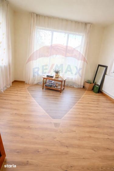 Casă cu 5 camere cu Teren 359 Mp în Central