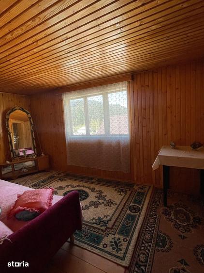 Casă cu 5 camere cu Teren 1045 Mp în Central