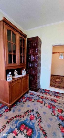 Casă cu 4 camere în Traian