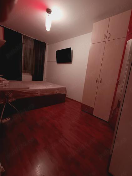Apartament cu 3 camere semidecomandat în Nord