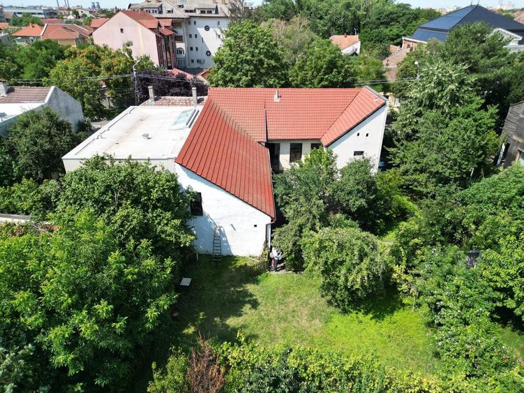 Casă individuală cu 6 camere cu Canalizare în Elisabetin