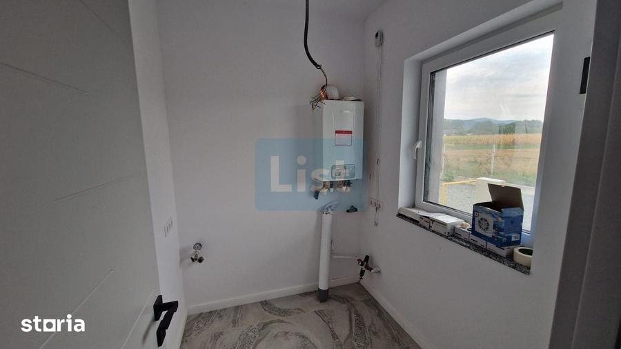 Casă cu 4 camere cu Teren 412 Mp în Recea