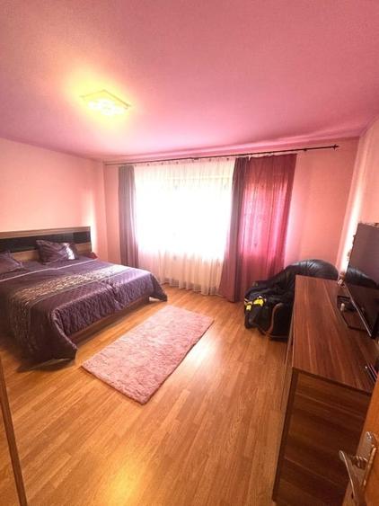 Casă individuală cu 5 camere cu Canalizare în 6 Vânători