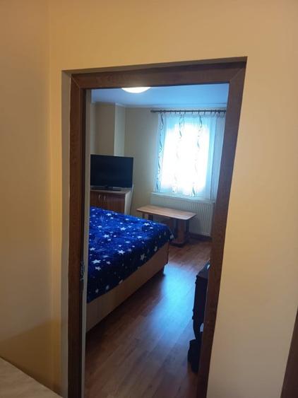 Casă cu 5 camere cu Teren 188 Mp în Giurgiului