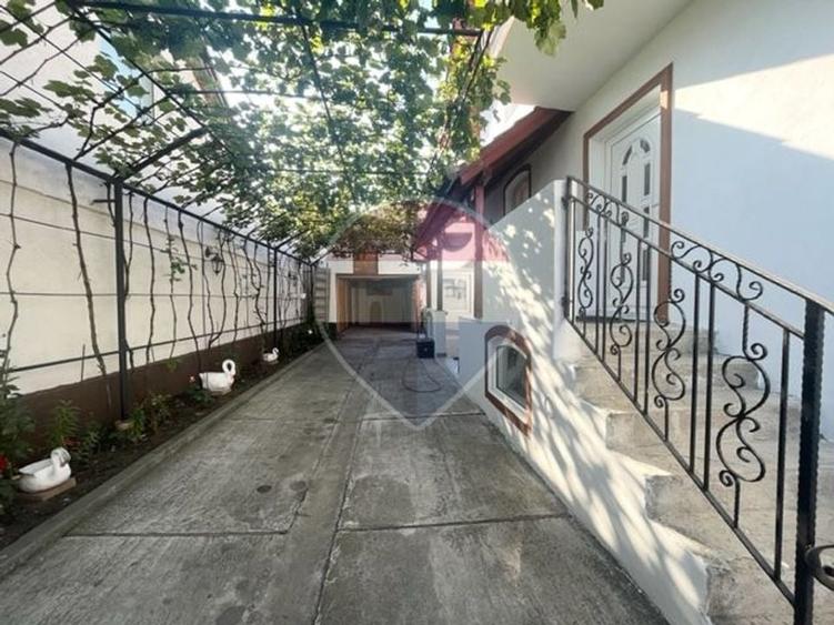 Duplex cu 4 camere cu Teren 350 Mp în Țiglari