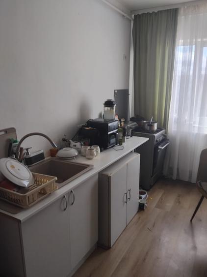 Apartament cu 3 camere semidecomandat în Dacia