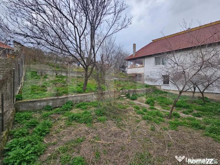 Casa spa?ioasa cu 4 camere, bucatarie de vara ?i tere - 18