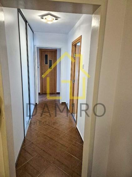 Apartament cu 3 camere decomandat, mobilat în Titan