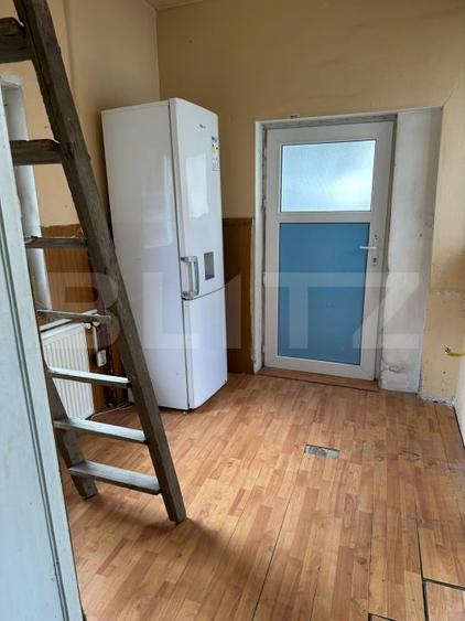 Casă individuală cu 2 camere cu Canalizare în Central