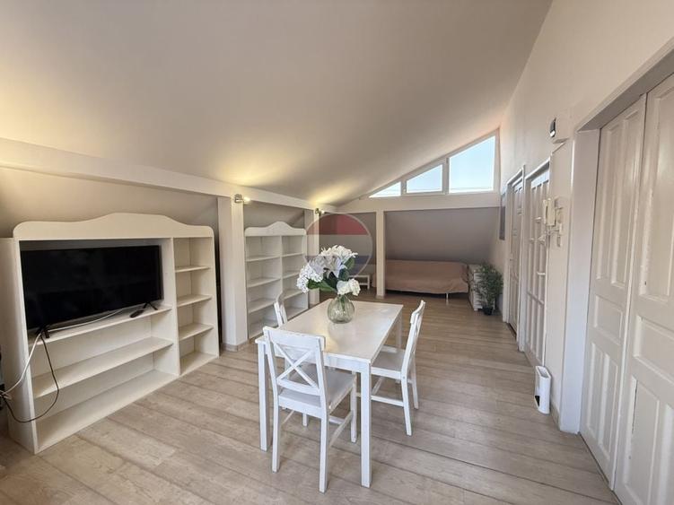 Apartament cu 2 camere semidecomandat, mobilat în Gruia