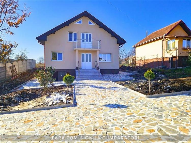 Casă individuală cu 5 camere cu Teren 484 Mp în 1 Mai