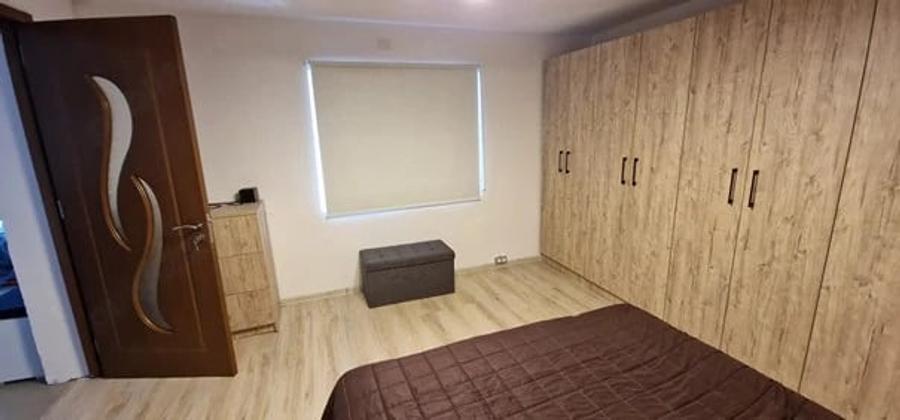 Casă cu Teren 1278 Mp în Buzoești