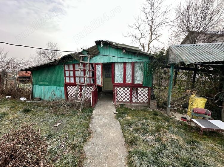 Casă cu 2 camere cu Teren 20000 Mp în Gruiu (Căteasca)