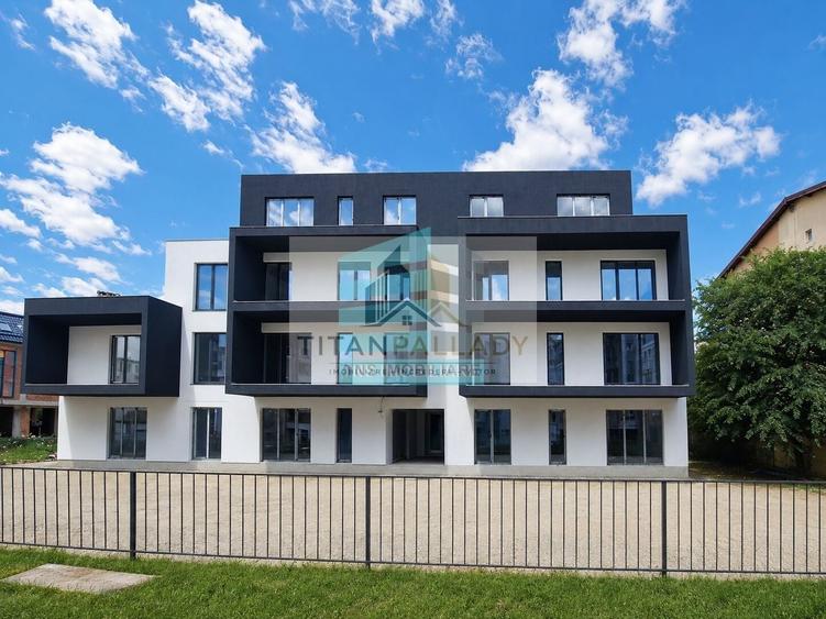 Apartament cu 4 camere decomandat în Titan